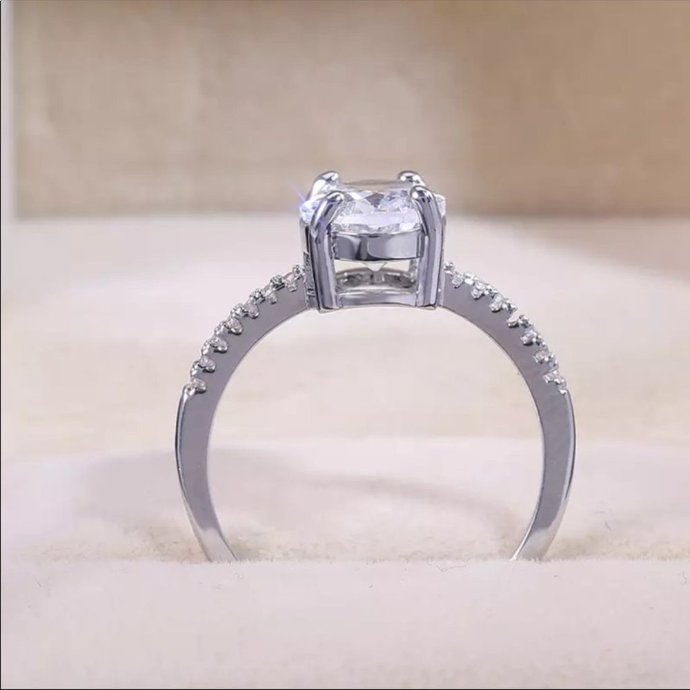 925 Stamped Silver Oval Diamond Ring - Picture 5 of 5